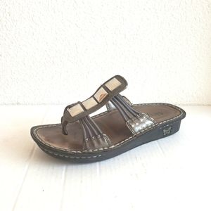 #Allegria Gray Metalic Leather Upper Sandals